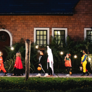 Lampionový průvod s halloweenskou stezkou